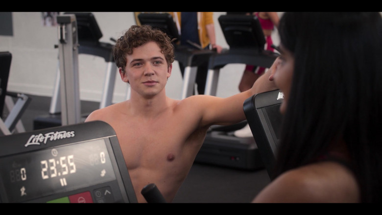 Life Fitness Exercise Equipment in The Sex Lives of College Girls S02E03 The Short King (3)