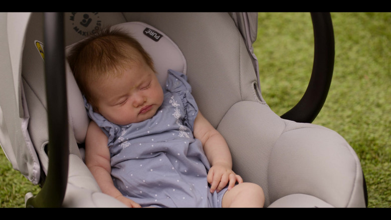 Maxi Cosi Baby Car Seat in Dead to Me S03E10 We've Reached the End (3)