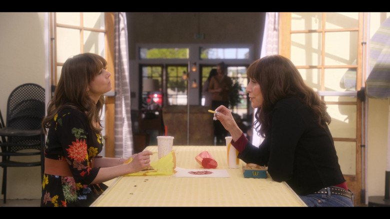 McDonald's Restaurant Fast Food in Dead to Me S03E09 We're Almost Out of Time (1)