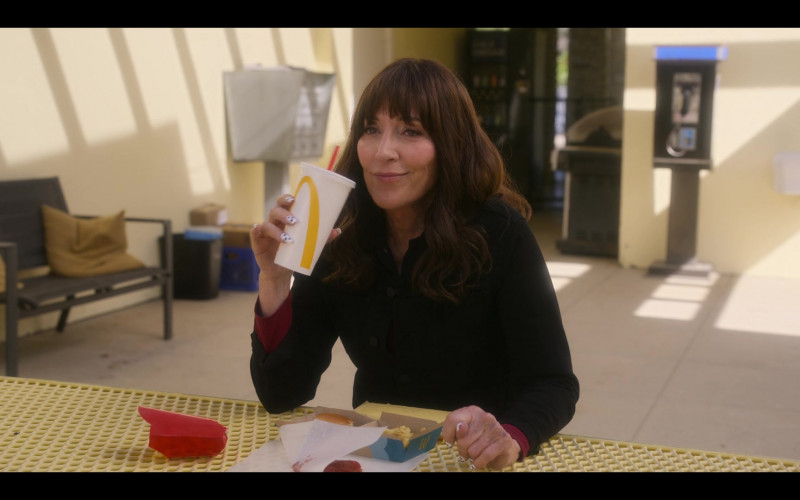 McDonald's Restaurant Fast Food in Dead to Me S03E09 We're Almost Out of Time (6)