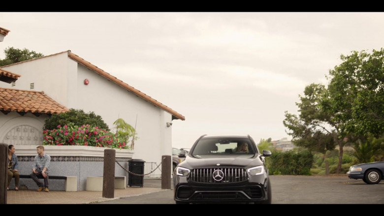 Mercedes-Benz GLC-Class Car in Dead to Me S03E08 We'll Find a Way (1)