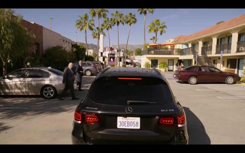 Mercedes-Benz GLC63 AMG Car of Christina Applegate as Jen Harding in Dead to Me S03E09 We’re Almost Out of Time (2)