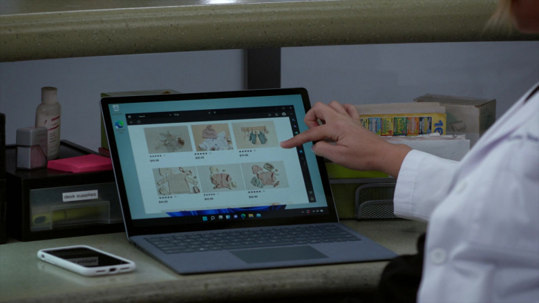 Microsoft Surface Laptop and Windows 11 OS in Grey's Anatomy S19E06 Thunderstruck (2022)