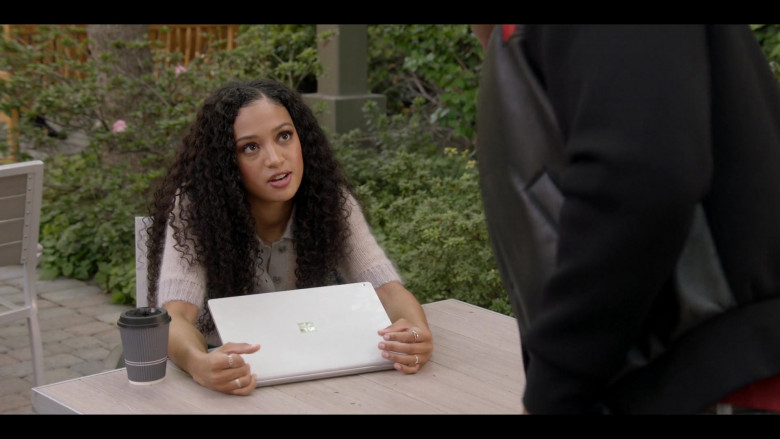Microsoft Surface Laptops in All American S05E07 Hate It or Love It (7)