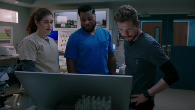 Microsoft Surface Studio All-In-One Computer in The Resident S06E07 The Chimera (2)