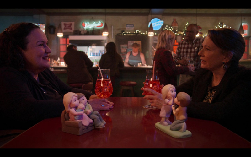 Miller High Life, Leinenkugel’s and Blue Moon Beer Signs in Blockbuster S01E07 Intimate Angels (2022)