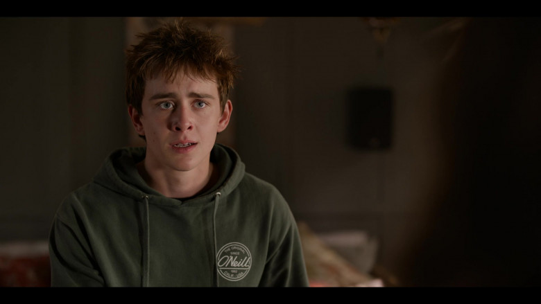O'Neill Green Hoodie of Sam McCarthy as Charlie Harding in Dead to Me S03E02 We Need to Talk (2)