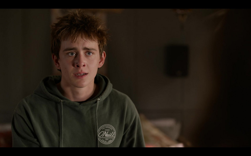 O'Neill Green Hoodie of Sam McCarthy as Charlie Harding in Dead to Me S03E02 "We Need to Talk" (2022)