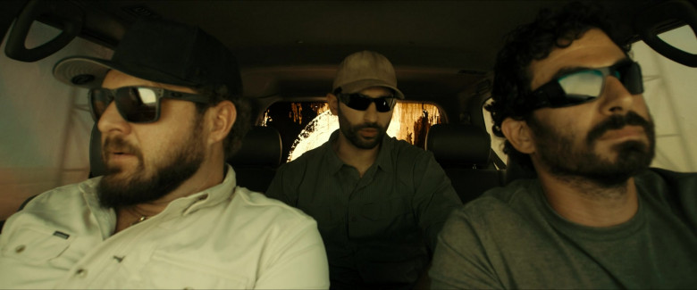 Oakley Men's Sunglasses in SEAL Team S06E09 Damage Assessment (1)