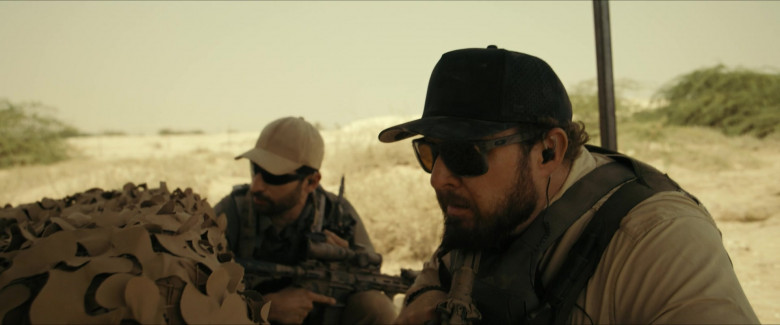 Oakley Men's Sunglasses in SEAL Team S06E09 Damage Assessment (3)