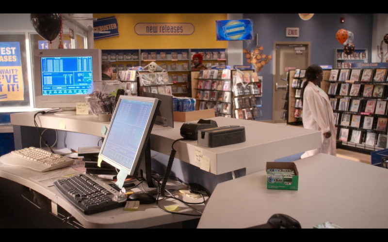 Orbit Chewing Gums in Blockbuster S01E03 Evan and Trevin (3)