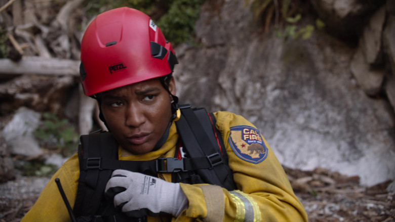 Petzl Helmets in Fire Country S01E06 Like Old Times (1)