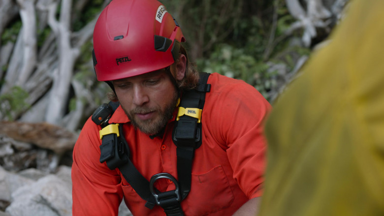 Petzl Helmets in Fire Country S01E06 Like Old Times (2)