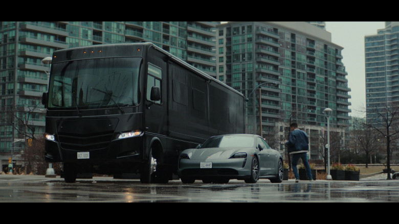 Porsche Taycan Car in Titans S04E01 Lex Luthor (2)