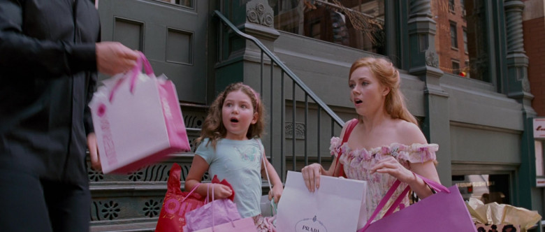 Prada Paper Bag Held by Amy Adams as Giselle in Enchanted (2007)