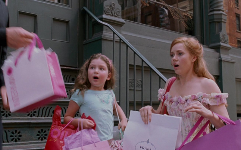 Prada Paper Bag Held by Amy Adams as Giselle in Enchanted (2007)