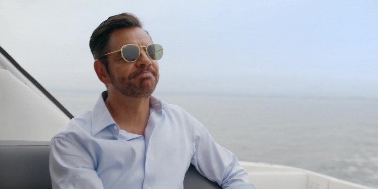 Ray-Ban Men's Sunglasses of Eugenio Derbez as Maximo Gallardo Ramos in Acapulco S02E06 Hollywood Nights (2022)