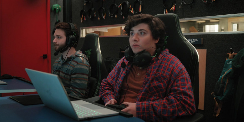 Razer Gaming Headsets Used by Actors in Mythic Quest S03E02 Partners (3)