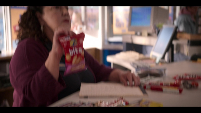 Ritz Bits Sandwiches Crackers Held by Olga Merediz as Connie in Blockbuster S01E01 Pilot (2022)