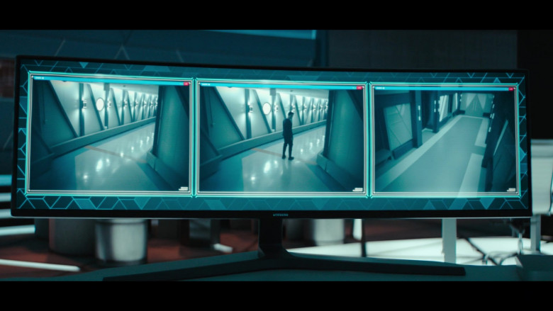 Samsung Super Ultra-Wide PC Monitor in Titans S04E05 Inside Man (1)