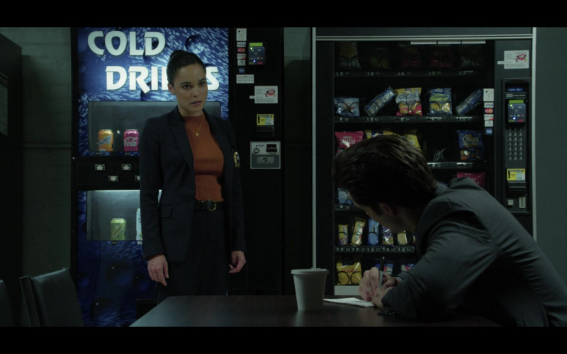 Sunkist Orange, Coca-Cola, Schweppes, Wise Snacks and Cheez-It Snap’d Crackers in The Calling S01E01 He’s Gone (2022)
