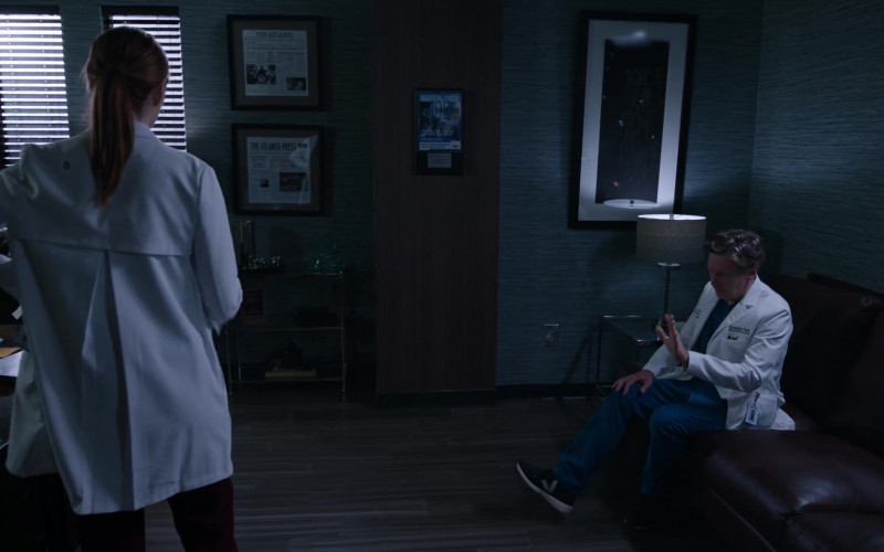 Veja Sneakers of Bruce Greenwood as Randolph Bell in The Resident S06E08 The Better Part of Valor (2022)