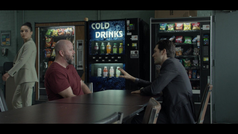 Wise Snacks and Pepperidge Farm Goldfish Crackers in The Calling S01E07 The Hand of Diligent (1)