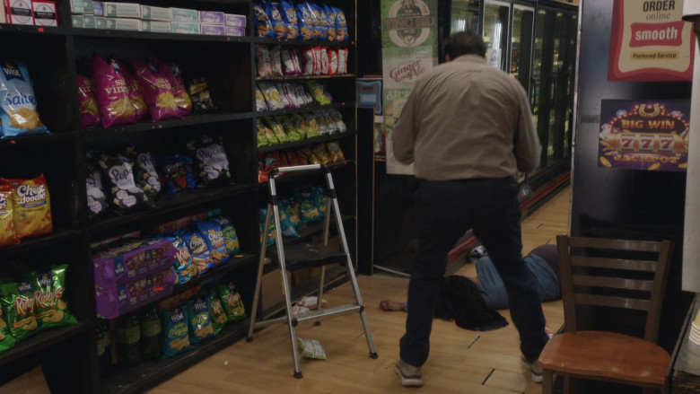 Wise Snacks in Blue Bloods S13E06 On Dangerous Ground (1)