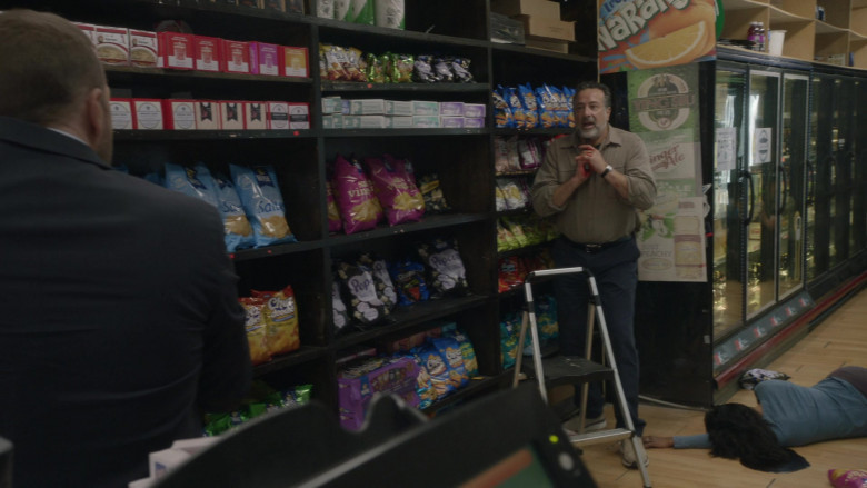 Wise Snacks in Blue Bloods S13E06 On Dangerous Ground (3)