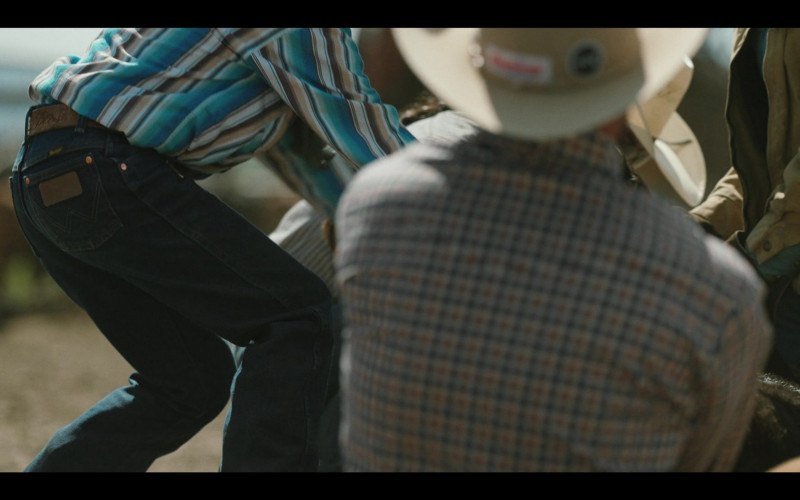 Wrangler Men's Jeans in Yellowstone S05E04 Horses in Heaven (2022)