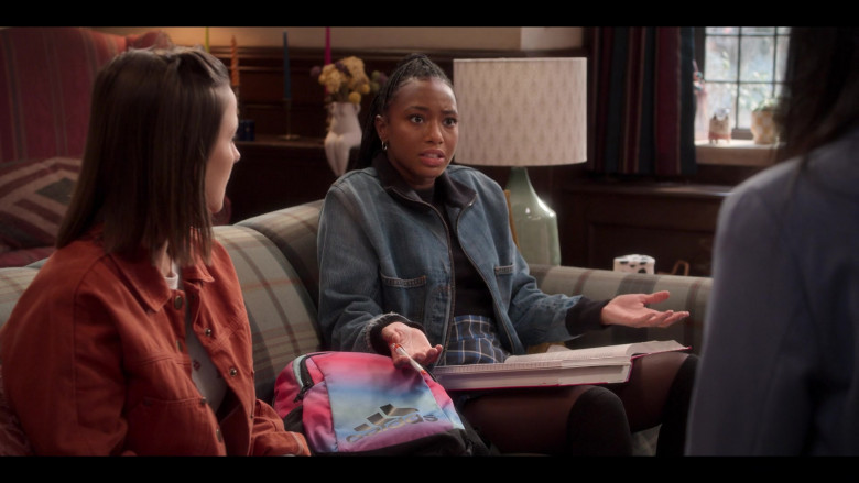 Adidas Backpack of Alyah Chanelle Scott as Whitney Chase in The Sex Lives of College Girls S02E06 Doppelbanger (1)