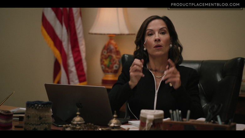 Apple MacBook Laptop Computer Used by Actress in Yellowstone S05E07 The Dream Is Not Me (1)