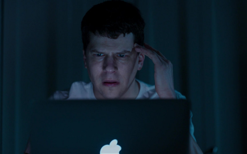 Apple MacBook Laptop Computer Used by Jesse Eisenberg as Toby Fleishman in Fleishman Is in Trouble S01E04 God, What an Idiot He Was! (2022)