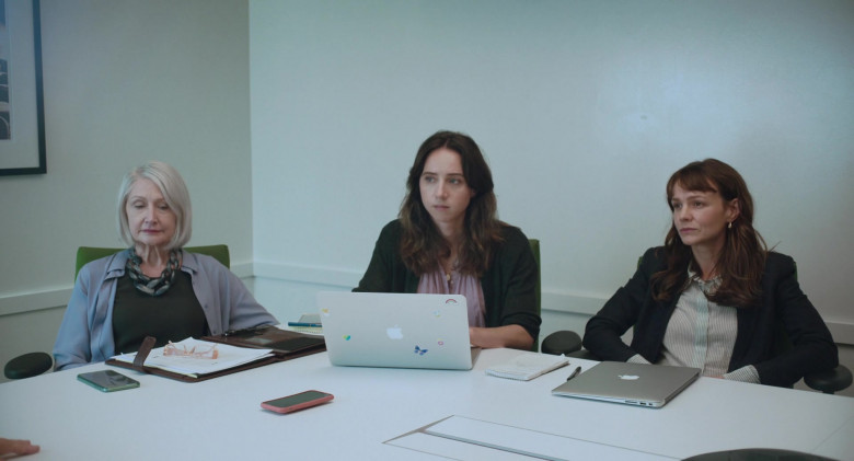 Apple MacBook Laptop of Carey Mulligan as Megan Twohey in She Said (2)