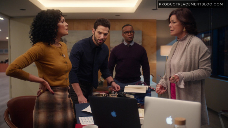 Apple MacBook Laptops in So Help Me Todd S01E09 Swipe Wright (6)