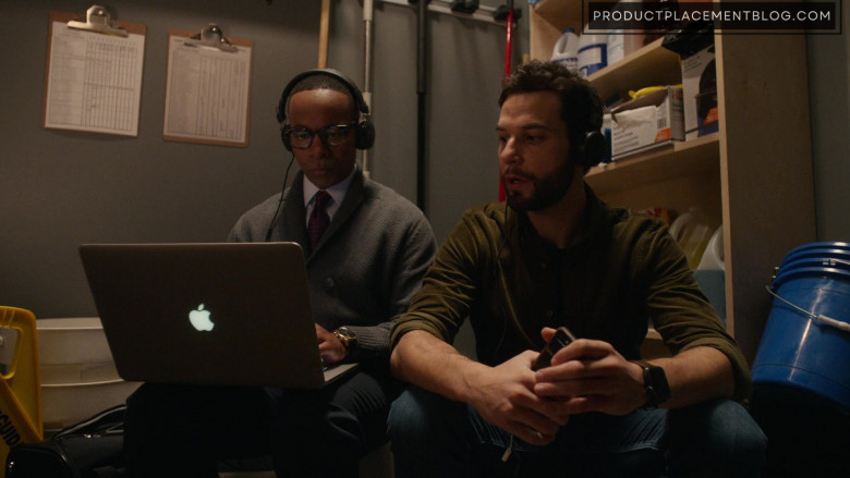 Apple MacBook Laptops in So Help Me Todd S01E09 Swipe Wright (9)