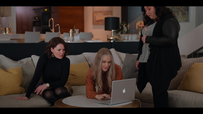 Apple MacBook Pro Laptop in Firefly Lane S02E03 I’m Coming Out (2)