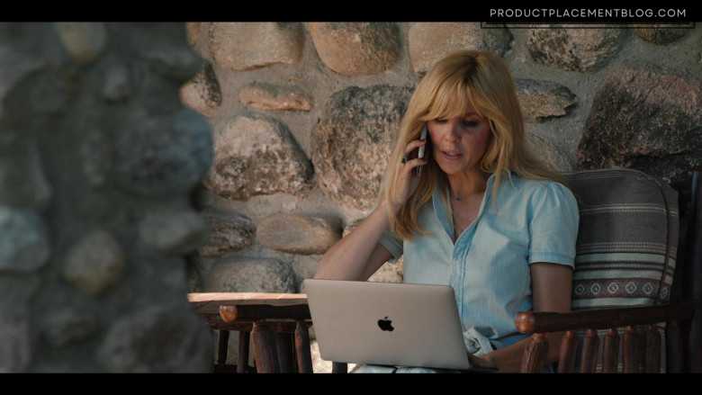 Apple MacBook Pro Laptop of Kelly Reilly as Beth Dutton in Yellowstone S05E07 The Dream Is Not Me (4)