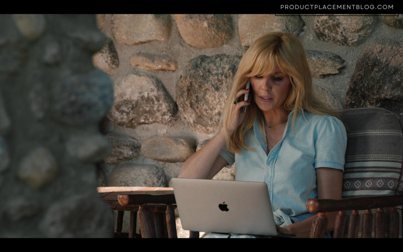 Apple MacBook Pro Laptop of Kelly Reilly as Beth Dutton in Yellowstone S05E07 The Dream Is Not Me (4)
