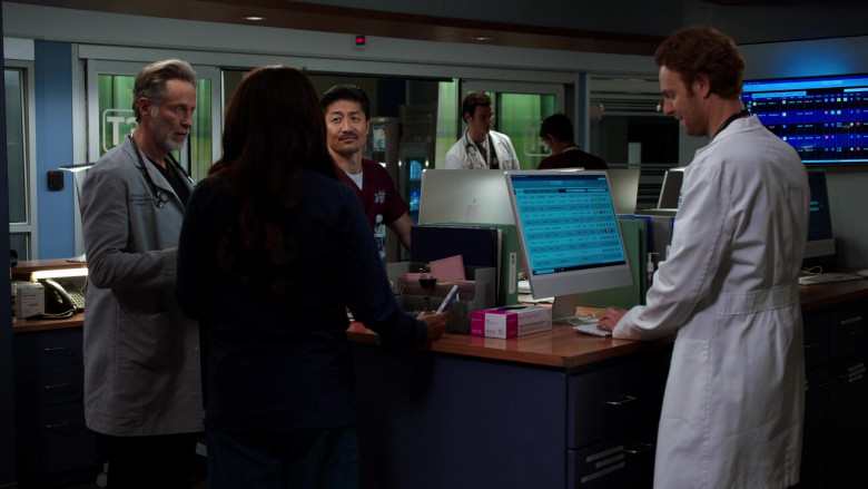 Apple iMac Computers in Chicago Med S08E09 This Could Be the Start of Something New (1)
