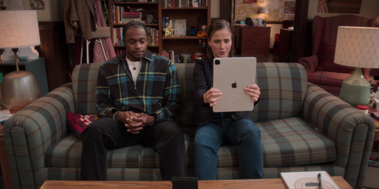 Apple iPad Pro Tablet Used by Pauline Chalamet as Kimberly Finkle in The Sex Lives Of College Girls S02E07 The Essex College Food Workers Strike (4)