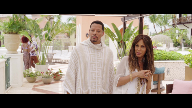 Balmain Monogram Knit Poncho Worn by Terrence Howard as Quentin Spivey in The Best Man The Final Chapters S01E01 (3)