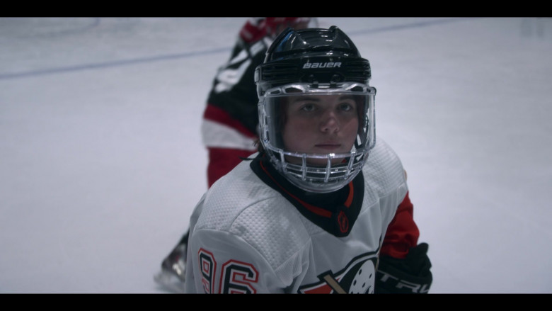 Bauer Hockey Helmets in The Mighty Ducks Game Changers S02E10 Lights Out (1)