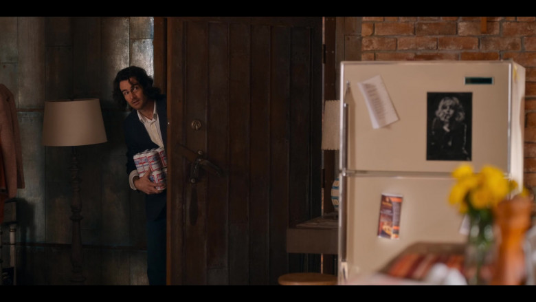 Budweiser Beer Cans in Firefly Lane S02E03 I'm Coming Out (1)