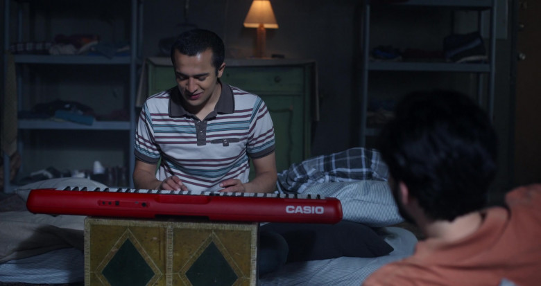Casio Keyboard in Little America S02E07 Paper Piano (2022)