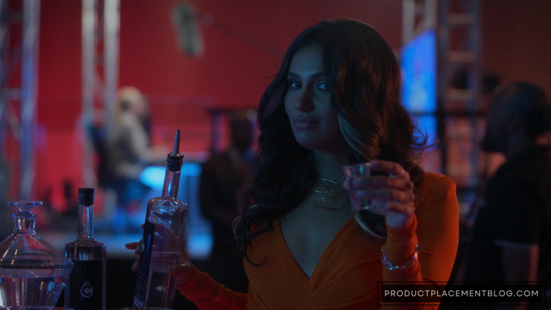 Clutch Vodka in The Game S02E01 Once Upon a Time on Draft Day (2)