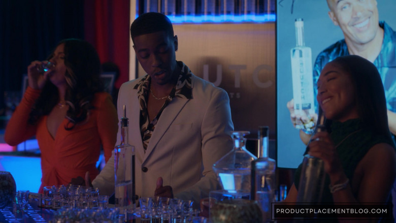 Clutch Vodka in The Game S02E01 Once Upon a Time on Draft Day (5)