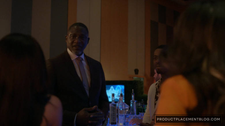 Clutch Vodka in The Game S02E01 Once Upon a Time on Draft Day (8)