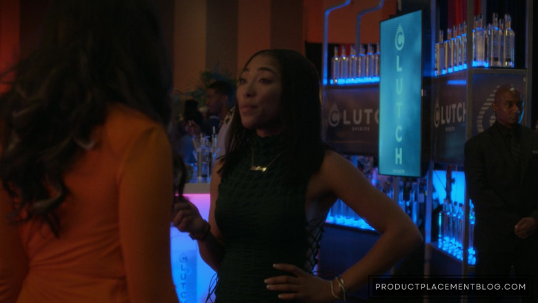 Clutch Vodka in The Game S02E01 Once Upon a Time on Draft Day (9)