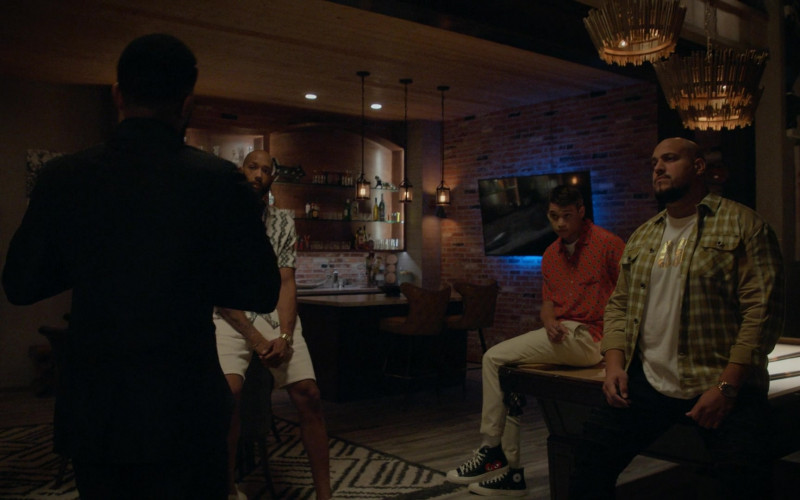 Converse Sneakers in The Game S02E03 The Calm Before the Strike (2022)